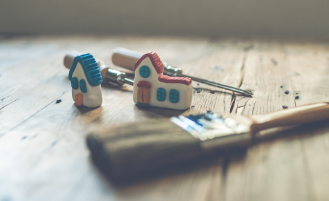 工具とミニチュアハウス